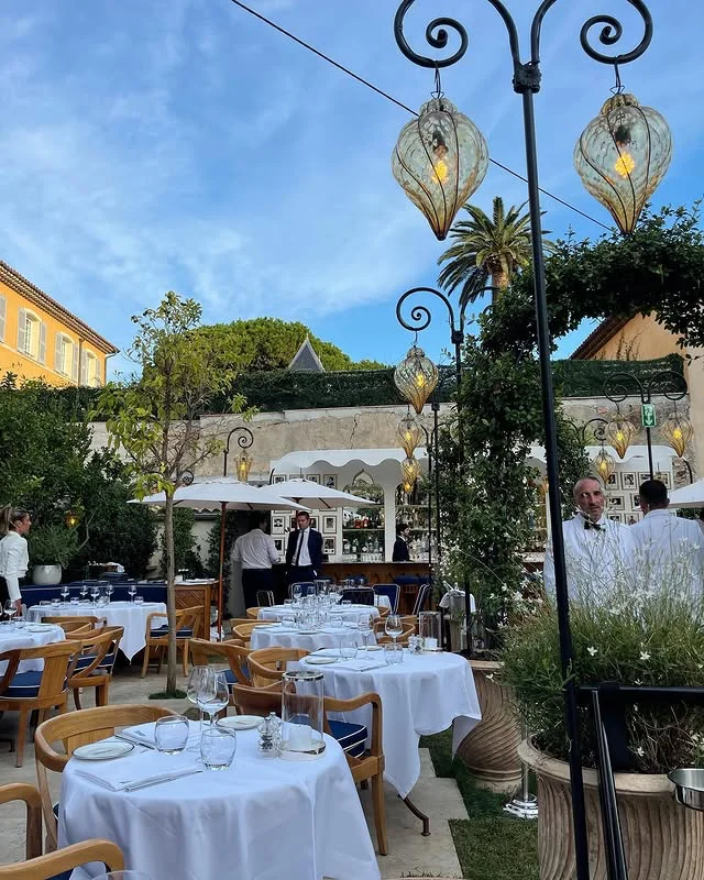 Decorative Venetian lanterns for hospitality design