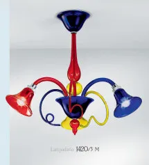 Lustre à trois lumières multicolores