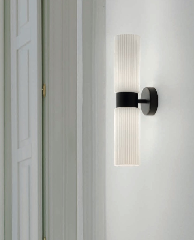 Modern wall lamp